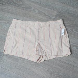 NWT GAP Mid Rise 3" City Shorts - sz 14